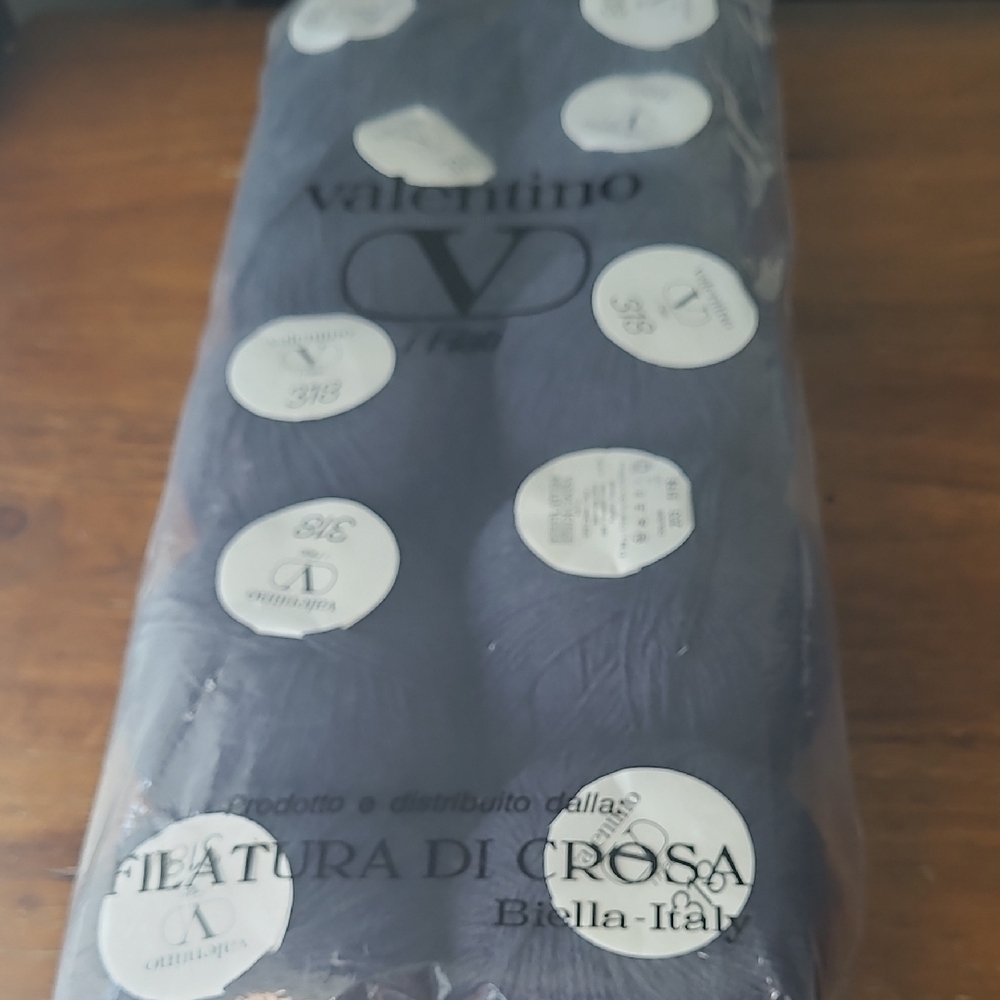 Filatura Di Crosa Valentino Deep Blue Yarn From Biella Italy - Picture 4 of 5